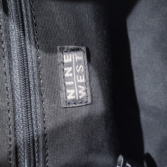 Nine West Bucket Bag - Picture 8 of 13